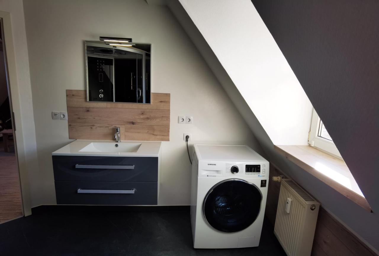 Gemuetliche Dachwohnung Mit Kleiner Oder Grosser Dachterrasse Nebeneinander Wolmirstedt Luaran gambar