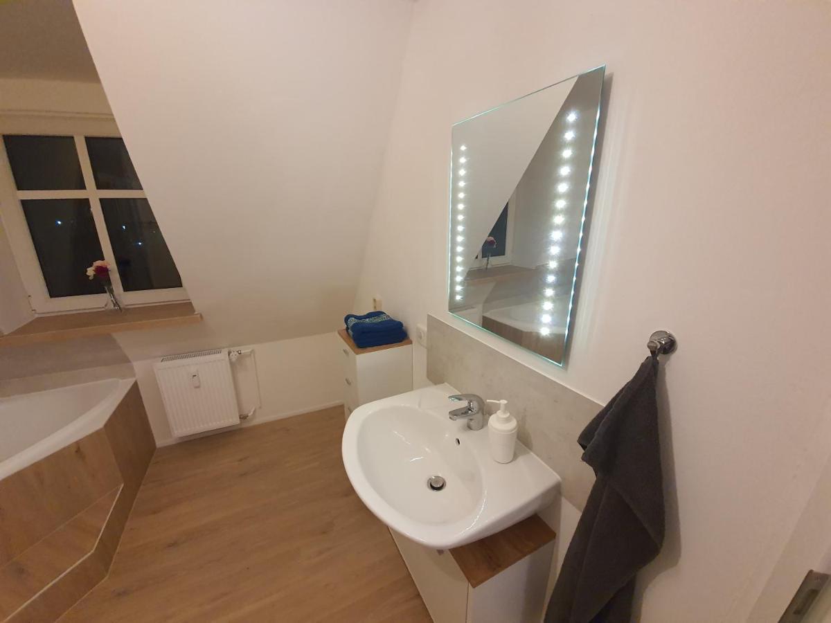 Gemuetliche Dachwohnung Mit Kleiner Oder Grosser Dachterrasse Nebeneinander Wolmirstedt Luaran gambar