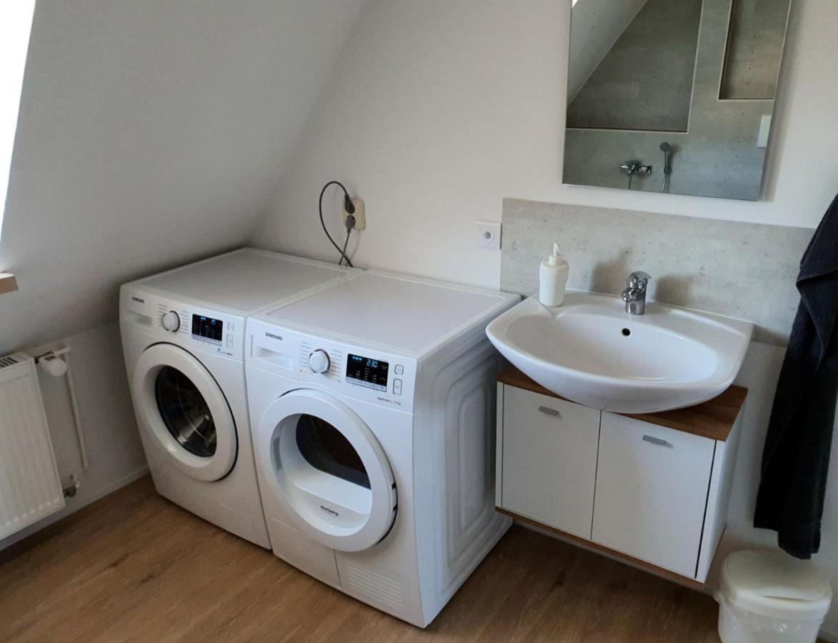 Gemuetliche Dachwohnung Mit Kleiner Oder Grosser Dachterrasse Nebeneinander Wolmirstedt Luaran gambar